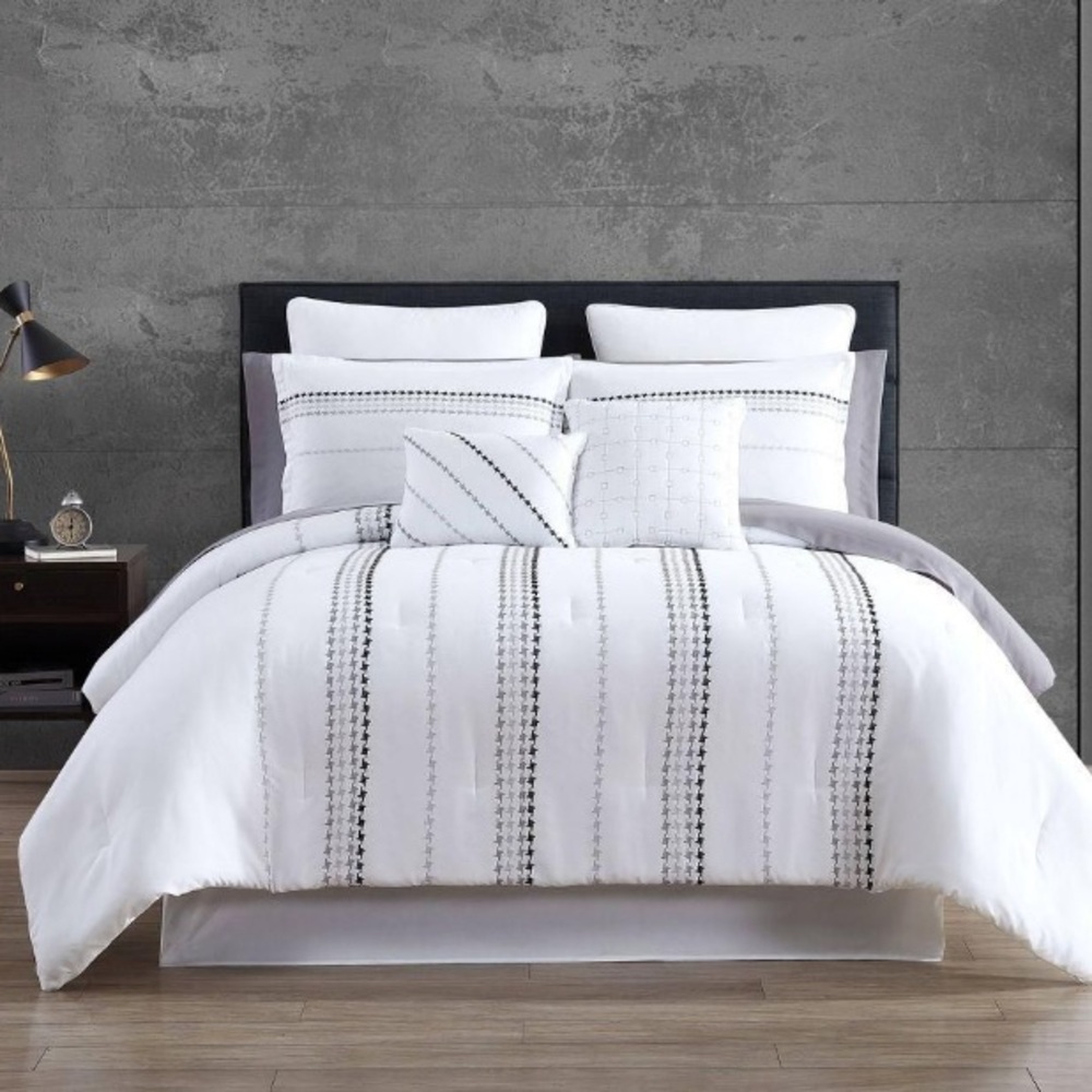 Sale NWT Hallmart Elegant White and gray. 12 pc Bedding Set no offers